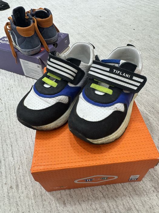 Продам кожаные кроссовки