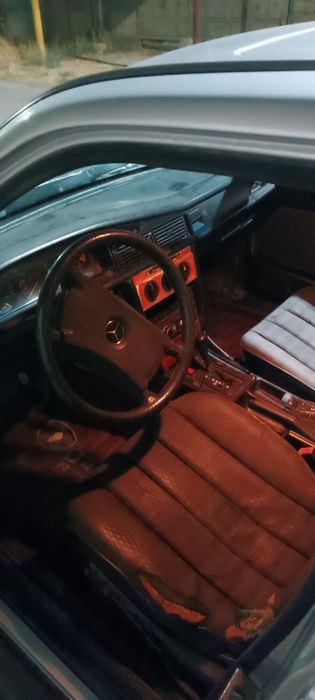 Машина мерсадес 2 куб