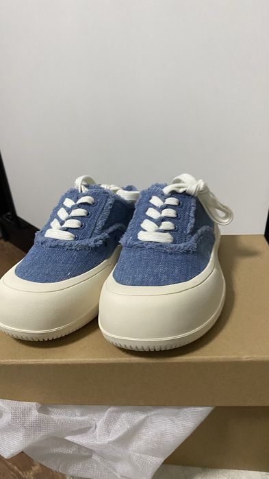 Обувь наподобие кед. Новые !