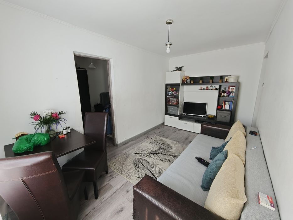 Vând apartament 3 camere in tatarasi