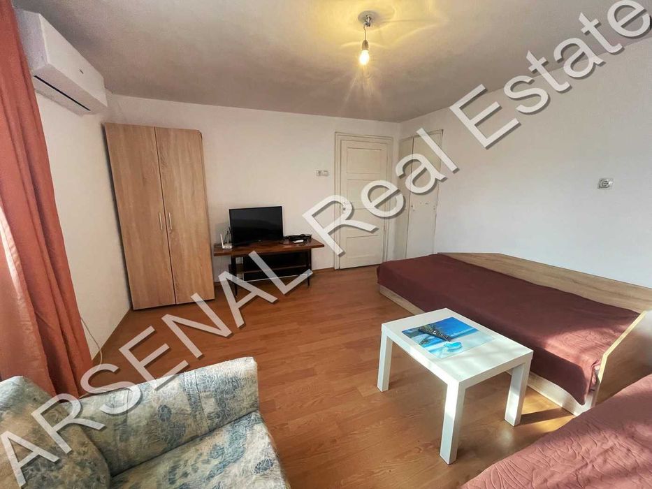 Дава се под наем Двустаен апартамент в София, Център - 55 кв.м за 398.82 € - Снимка #3