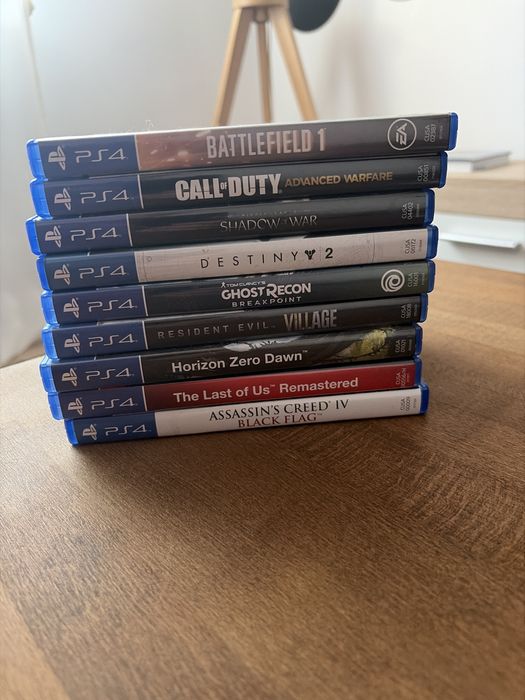 PlayStation 4 Pro + 9 jocuri + 2 controllere – stare foarte bună