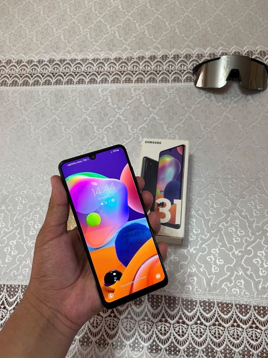 Samsung a31 в хорошем состояние