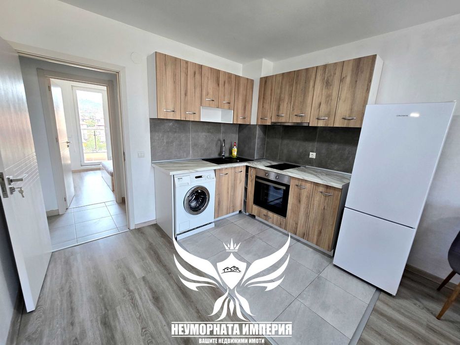 Дава се под наем Двустаен апартамент в Асеновград - 69 кв.м за 333 € - Снимка #2