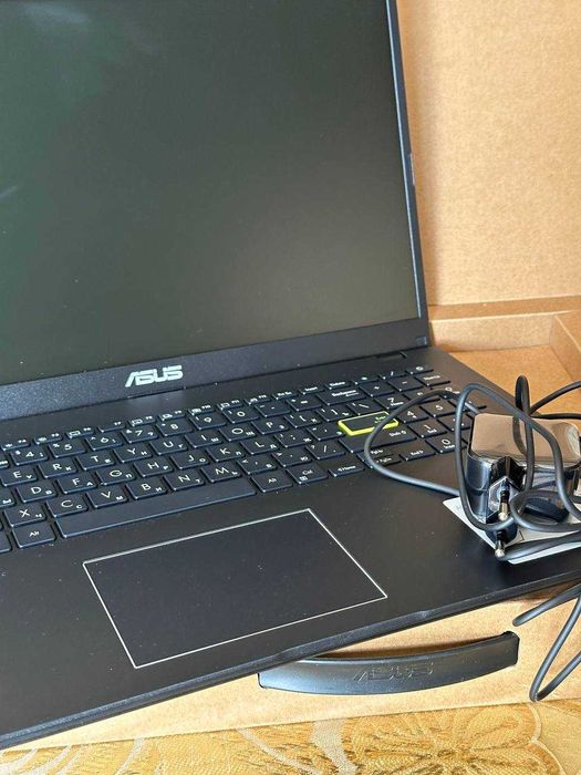 Ноутбук Asus E510M