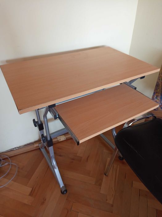 Малко бюро и стол