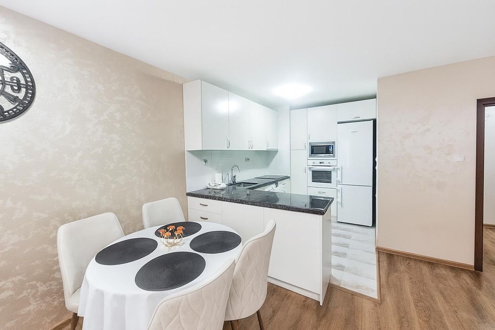 Дава се под наем Двустаен апартамент в Пловдив, Остромила - 65 кв.м за 548.25 € - Снимка #2