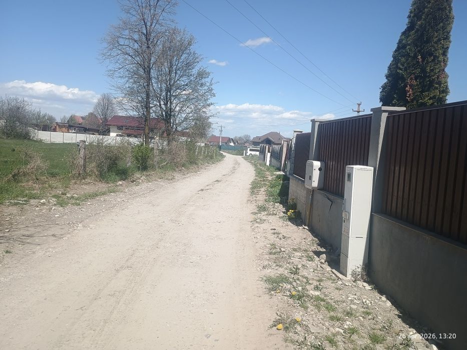 Vând teren intravilan, zonă foarte liniștită