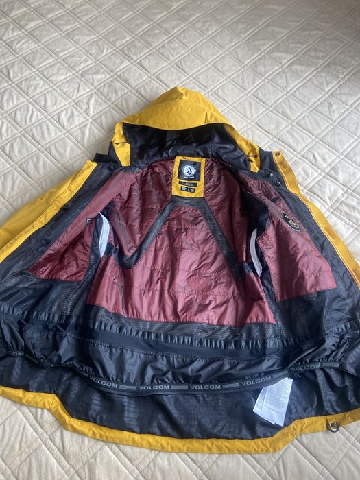 Продам!Горнолыжный костюм VOLCOM!