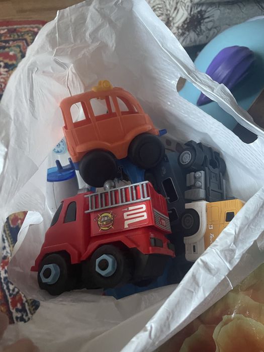 Машинки игрушечные