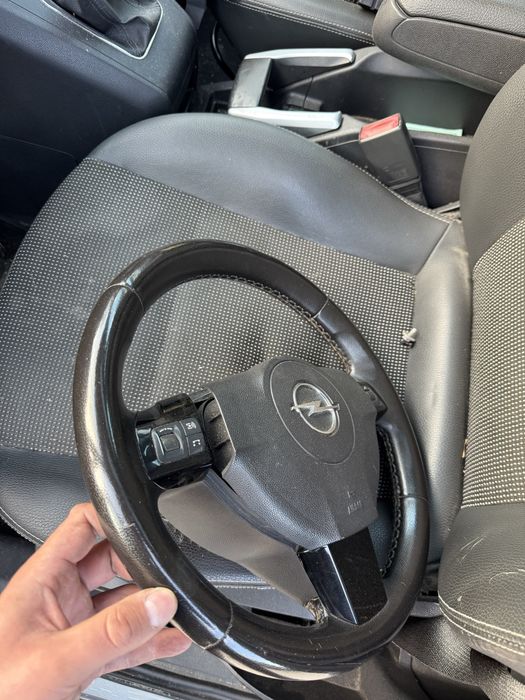 Волан Opel Zafira B / Astra H с еърбег