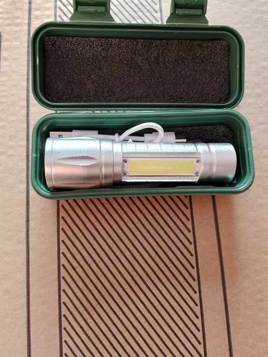 Фонарик заряжаемый.