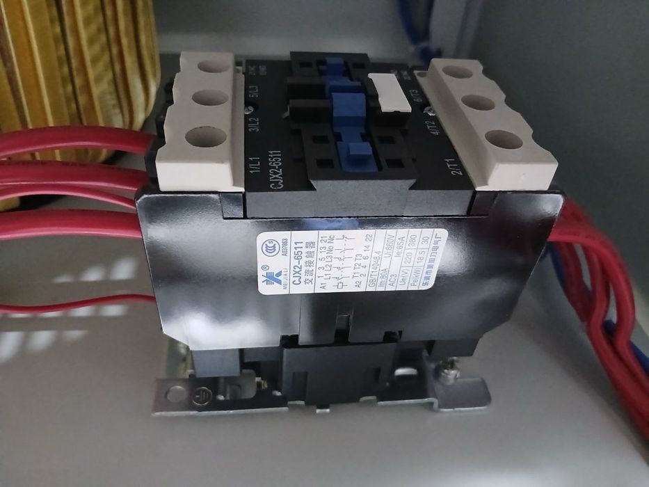 Арзон стабилизатор напряжения SAAB TND 50 кВт 220В ток stabilizator