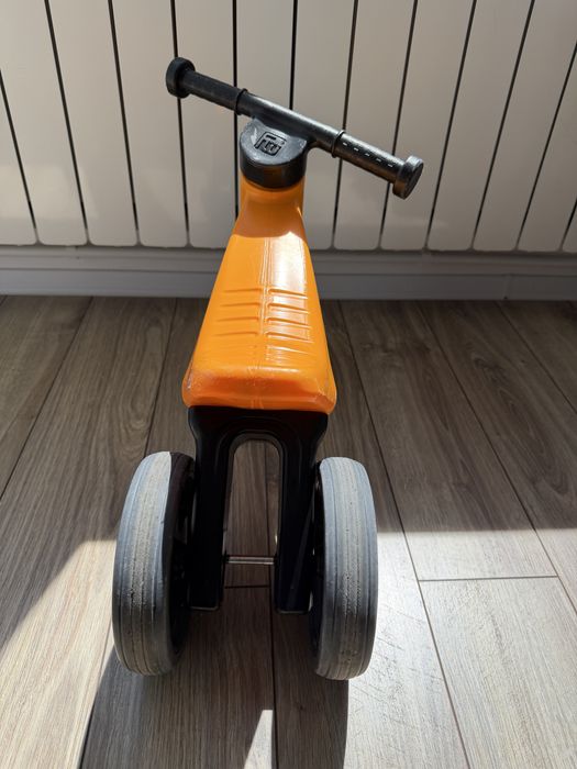Bicicleta/trotineta/tricicleta plastic fara pedale