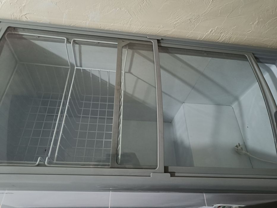 Холодильник витринный