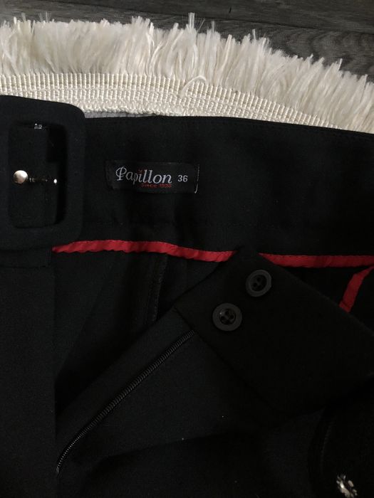 Vând pantaloni eleganți damă