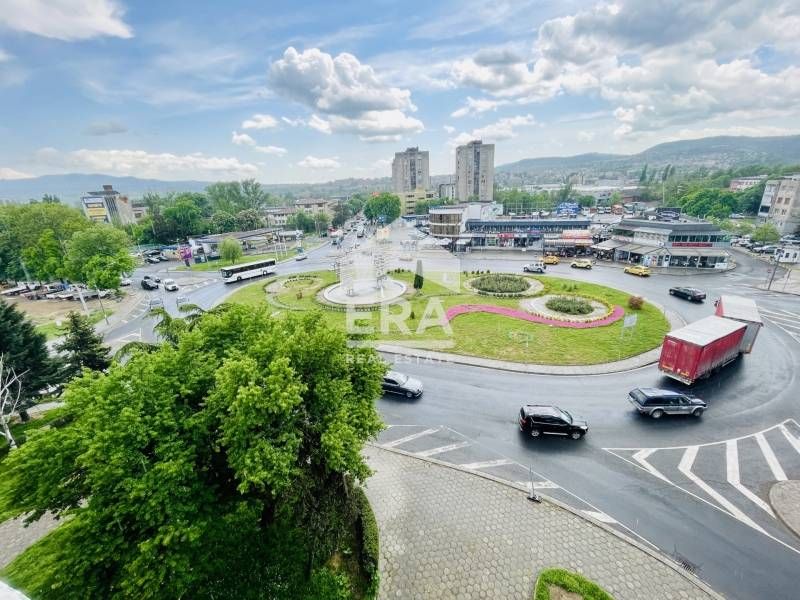 Апартамент с добра локация  и потенциал в района на автогарата