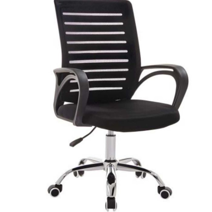 Въртящ се офис стол с регулируема височина и ергономични подлакътници