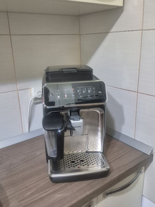 Espressor automat PHILIPS S3300 LatteGo EP3347/90
