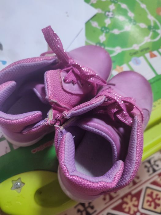 Продам ботиночки на девочку 27 размер