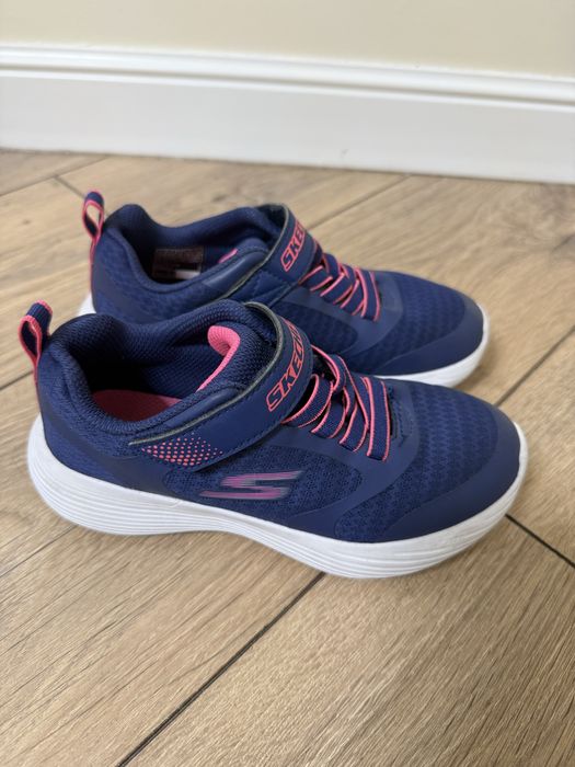 Кроссовки для девочек skechers