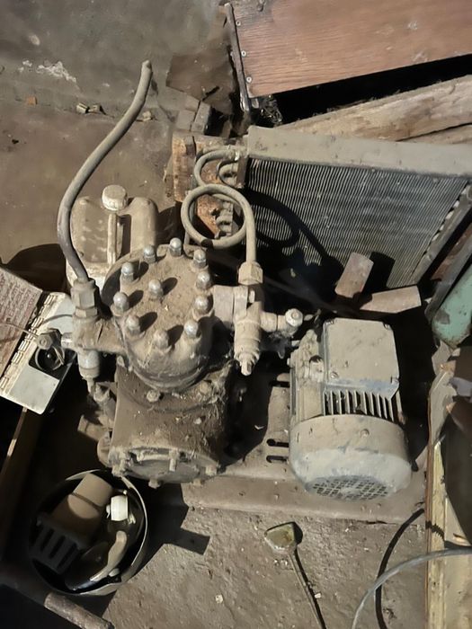 Продам холодильный компрессор