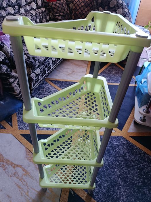 Вешалка для одежды, этажерка