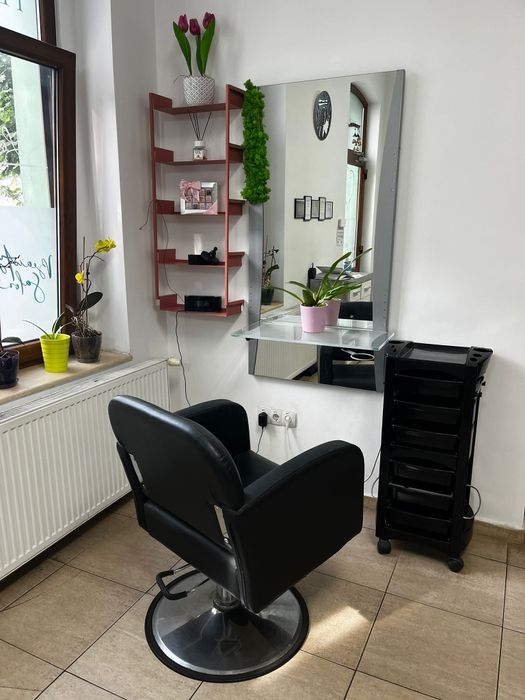 Închiriere post coafura