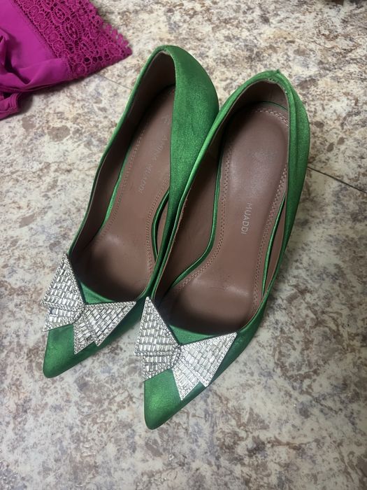 Продаю зеленые туфли