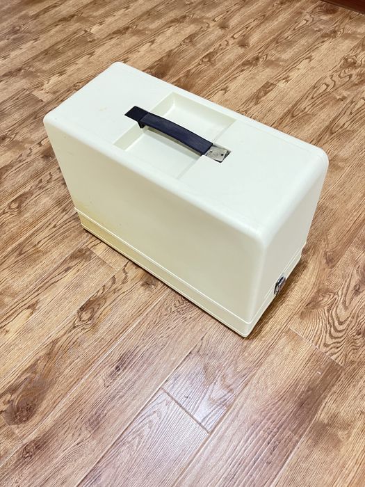 Продаётся новая немецкая токавая швейная машина фирмы «Janome»