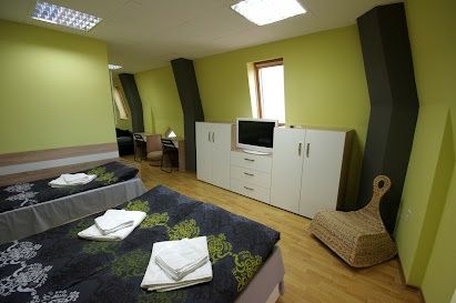 Продава се Хотел в Габрово, Център - 200 кв.м за 1250 €/кв.м - Снимка #4