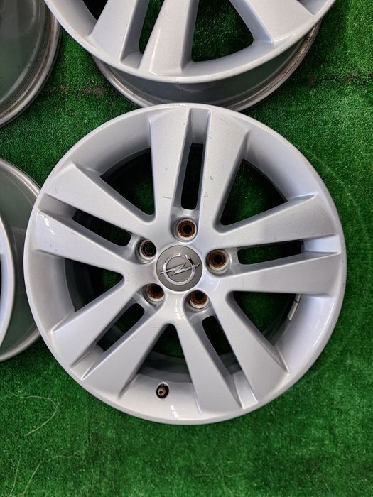 Опел "Мерива"-16цола-5/110-с датчици-оригинални