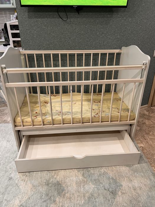 Продам детскую кроватку