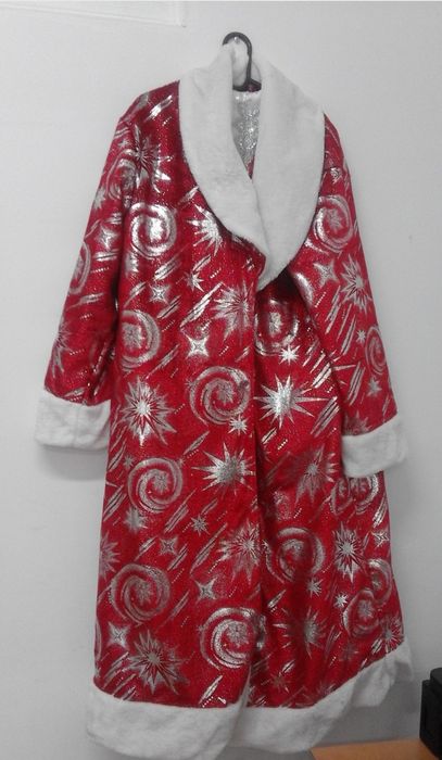 Костюмы Деда мороза и снегурочки