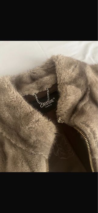 Укороченная шуба на молнии CASSIE