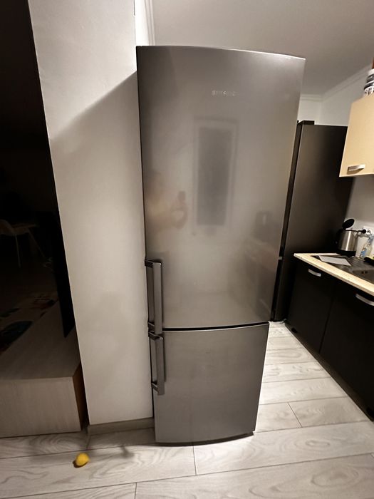 Frigider Samsung
