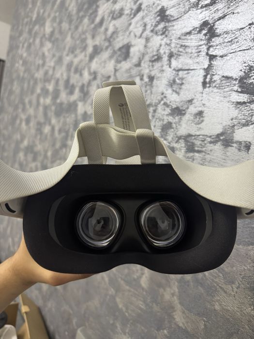 Ochelari VR Meta Quest 3S 128GB - Stare impecabilă, la cutie