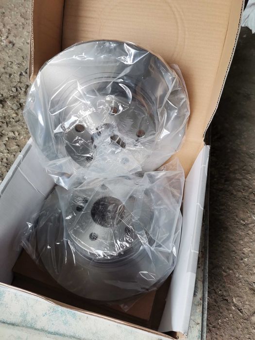 задни спирачни дискове за мерцедес 204