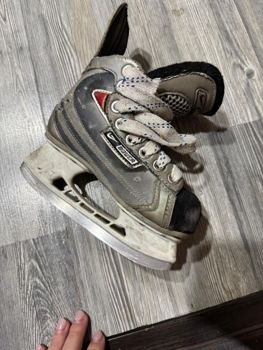 Коньки хоккейные