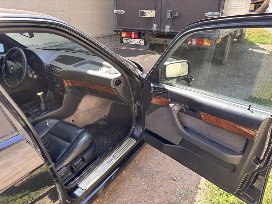 BMW 525i 1994 M52B28 Cosmosschwarz
