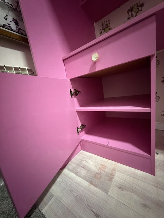 двухэтажная кровать столом