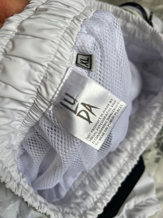 къси панталони LUDA