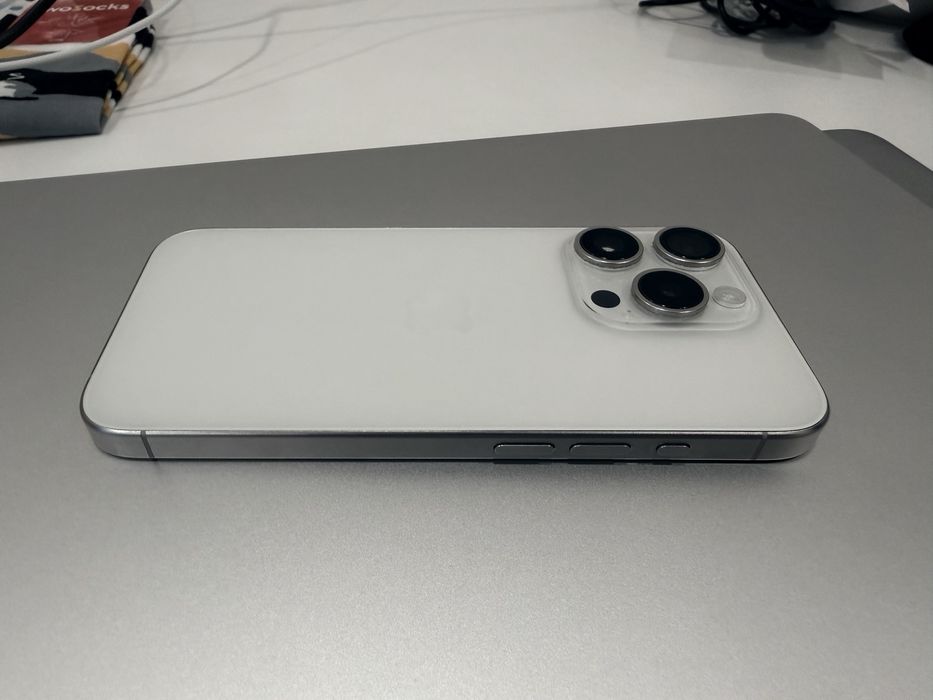 Iphone 15 pro 128gb white