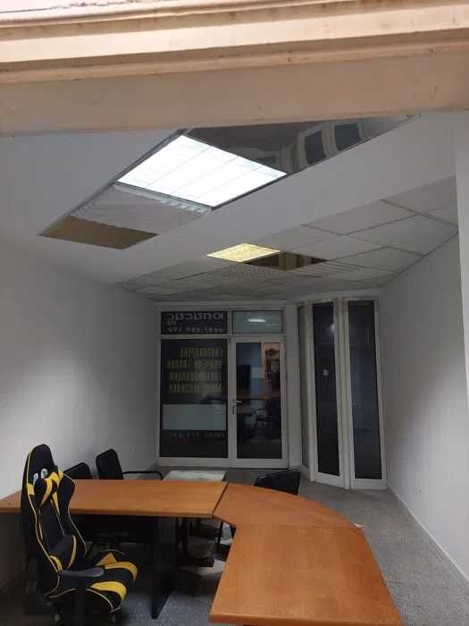 Дава се под наем Офис в Бургас, Център - 30 кв.м за 250 € - Снимка #9