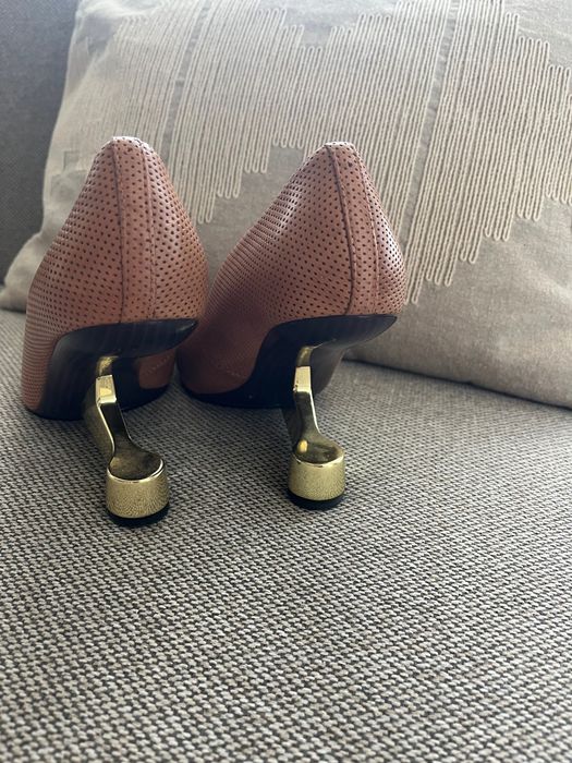 United Nude – уникални перфорирани помпи (Block Pump Hi style) и сандали Zara