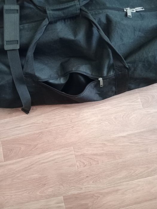 Продаётся спортивная сумка.