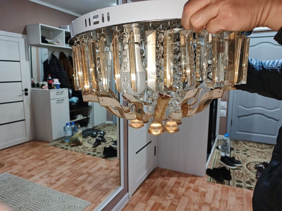 Люстра.                  ,