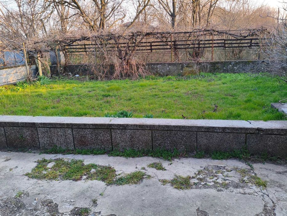 СОБСТВЕНИК - ДВУФАМИЛНА къща + 2 ПАРЦЕЛА за продажба, в село Яздач