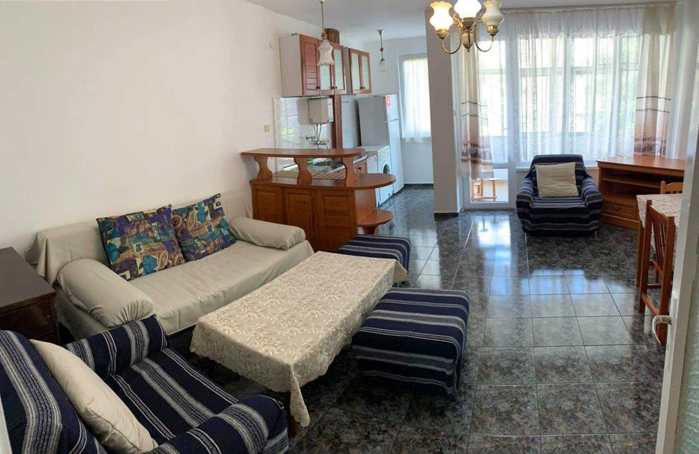 Дава се под наем Двустаен апартамент в Бургас, Възраждане - 70 кв.м за 204 € - Снимка #3