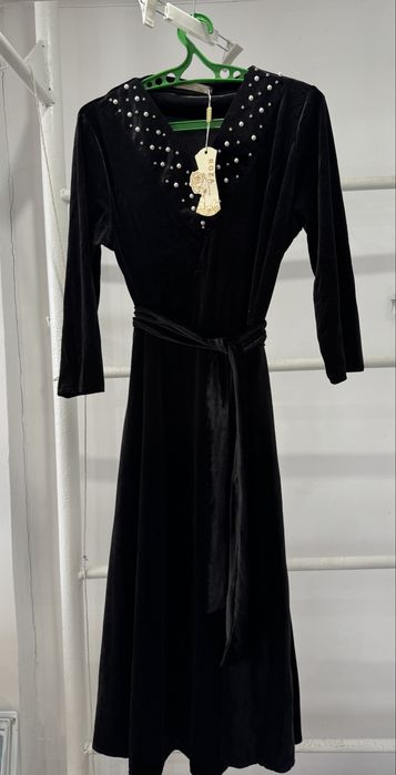 Продам платье новое